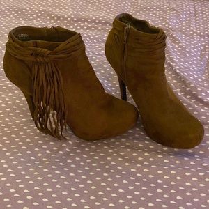 “Broadway” by Madeline booties 10 womens